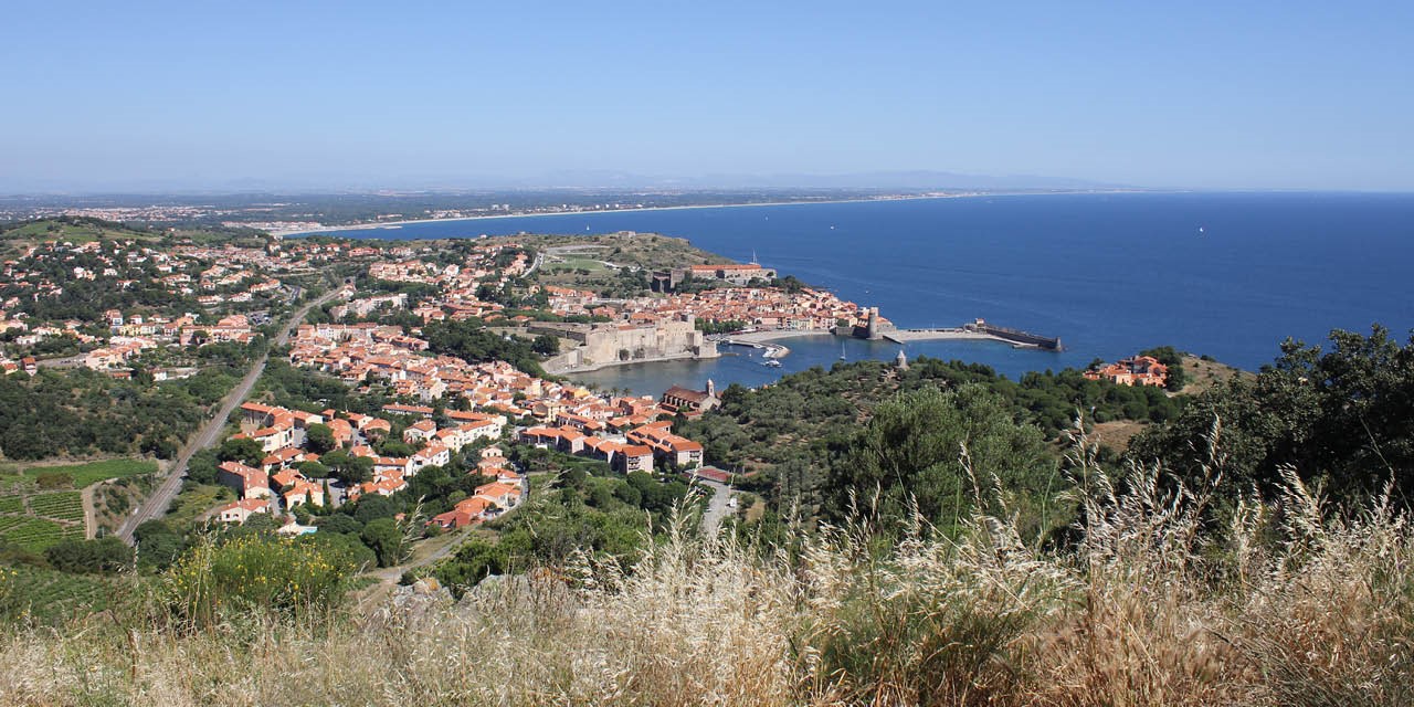 Picture of village by the sea