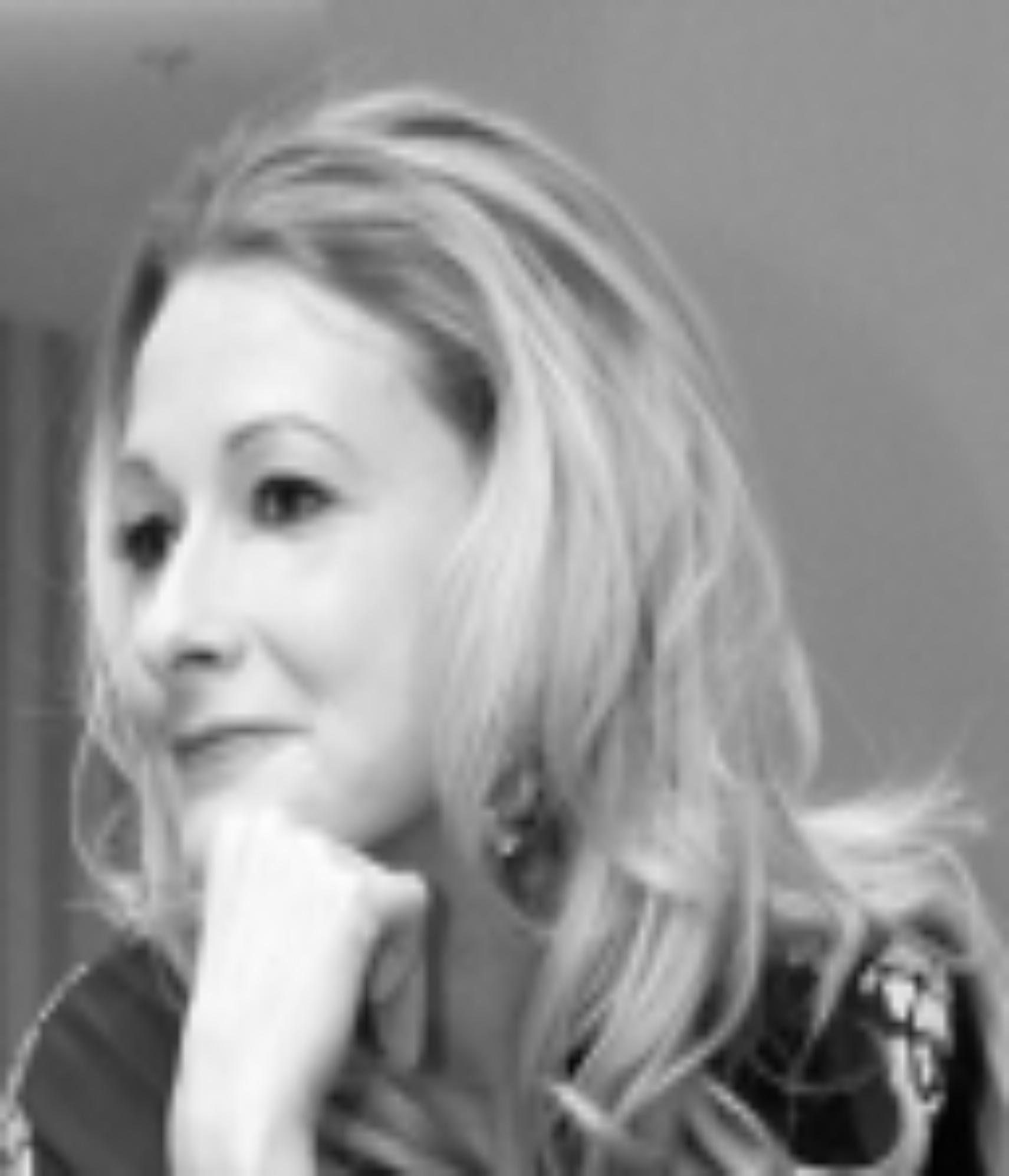 Julie Cobe headshot