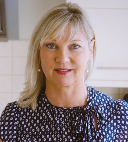 Paula Mee - Head Shot